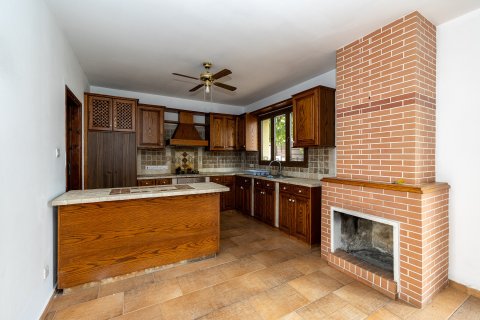 4 bedrooms Villa in Aradippou, Larnaka,  No. 51199 2