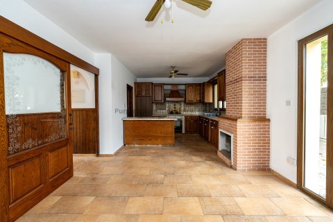 4 bedrooms Villa in Aradippou, Larnaka,  No. 51199 19