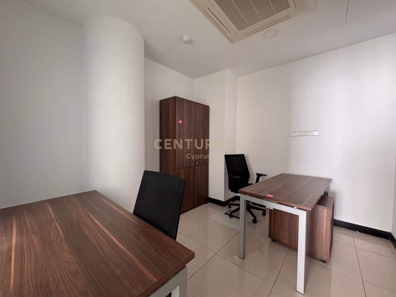 326m2 Bureau à Mesa Geitonia, Limassol, Chypre No. 53641