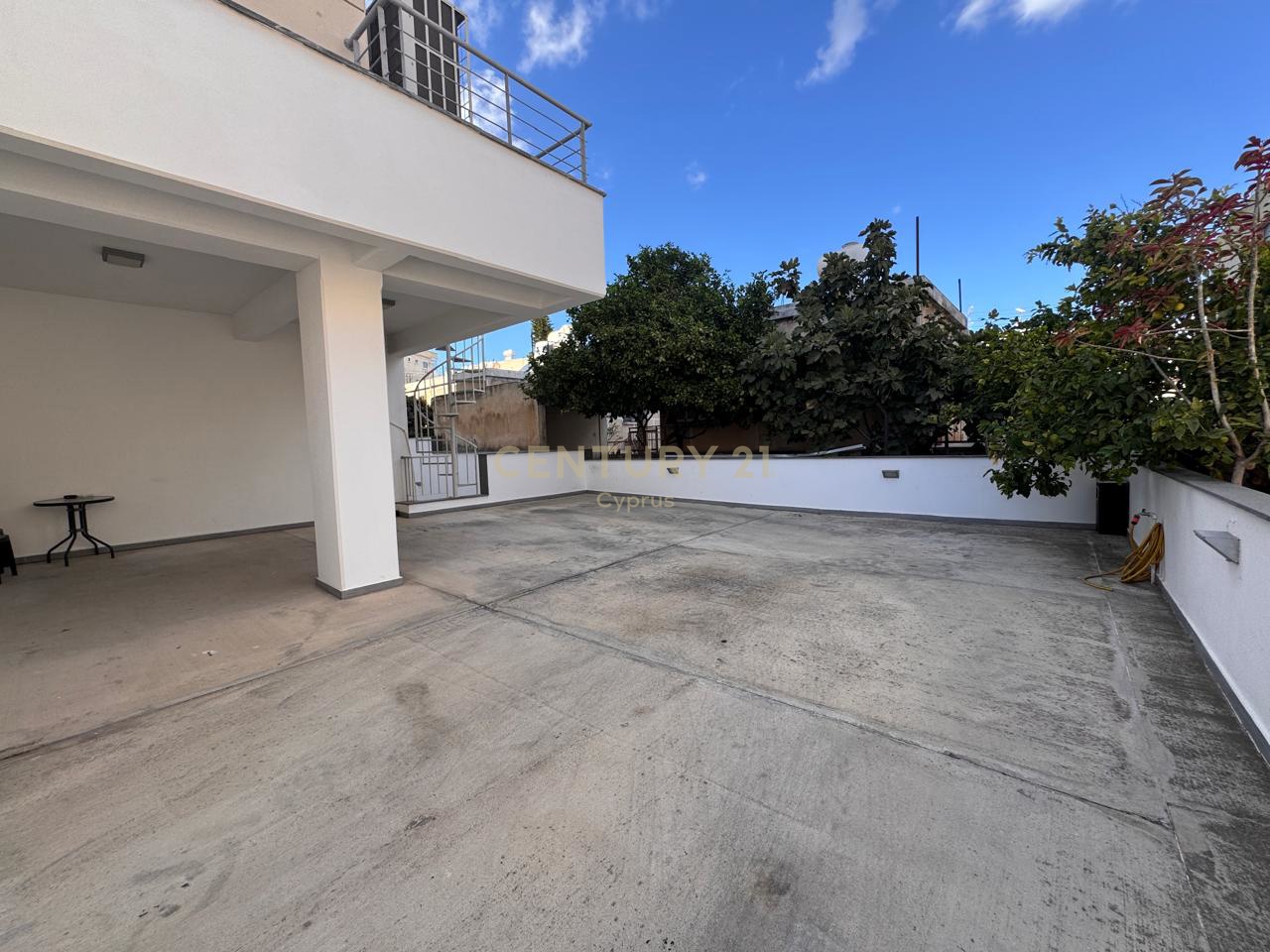 326m2 Bureau à Mesa Geitonia, Limassol, Chypre No. 53641