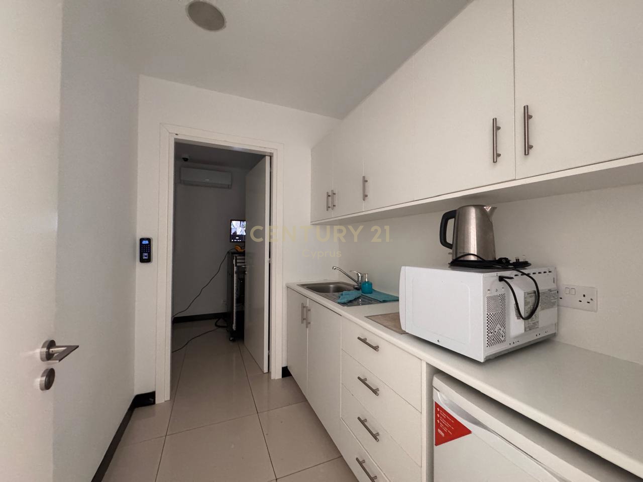 326m2 Bureau à Mesa Geitonia, Limassol, Chypre No. 53641