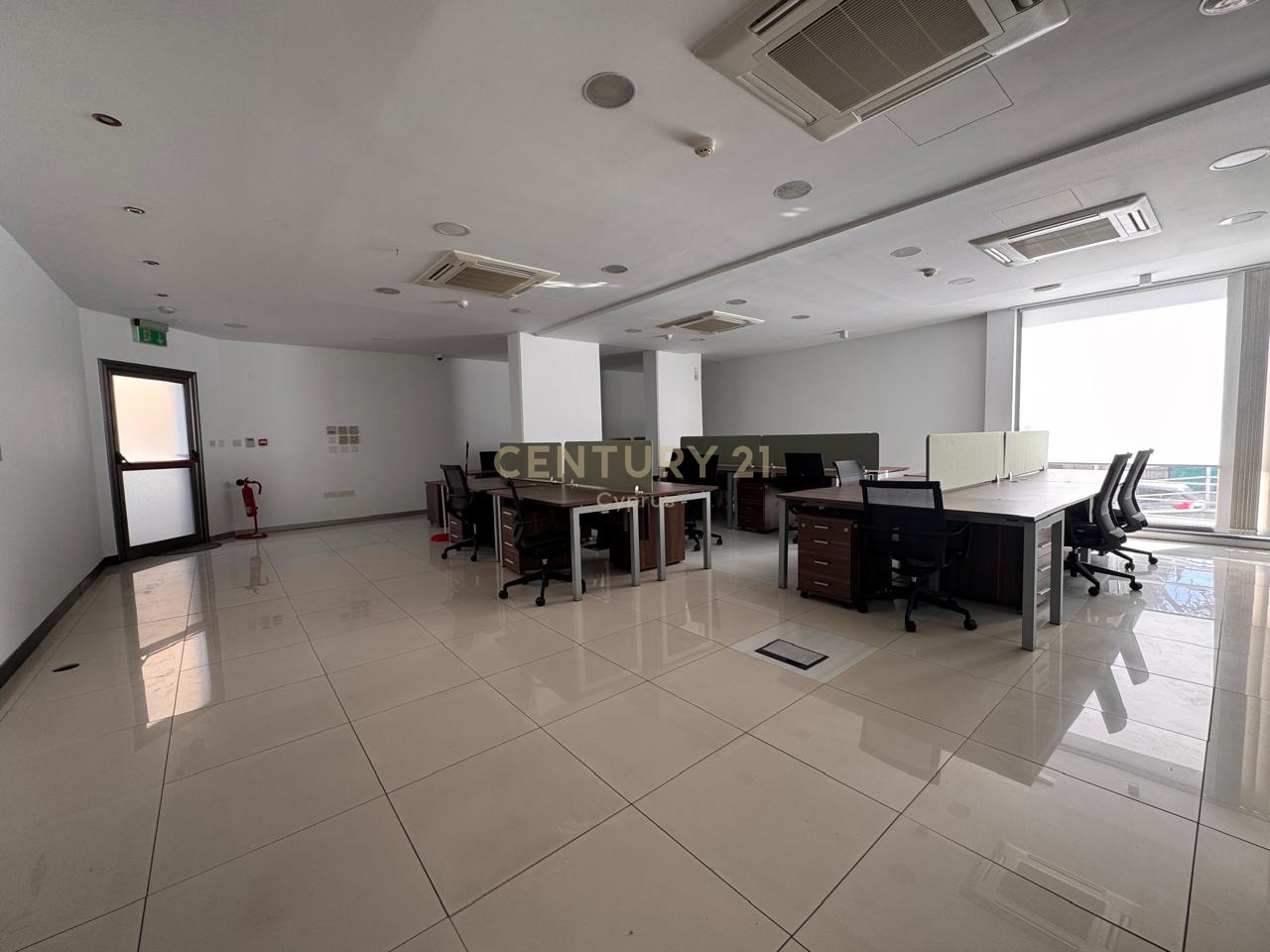 326m2 Bureau à Mesa Geitonia, Limassol, Chypre No. 53641