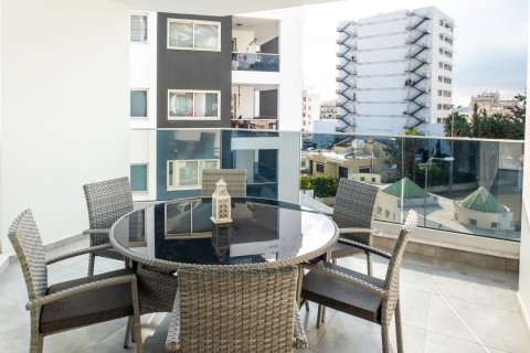 2 bedrooms Apartment in Larnaca, Larnaka, No. 39881 17