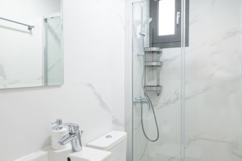 2 bedrooms Apartment in Larnaca, Larnaka, No. 39881 12