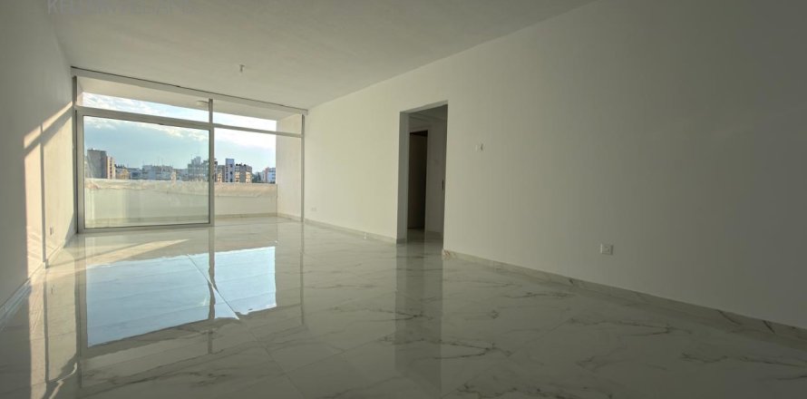 Квартира с 3 спальнями в Агиос Димитриос, Лимасол,  № 39882