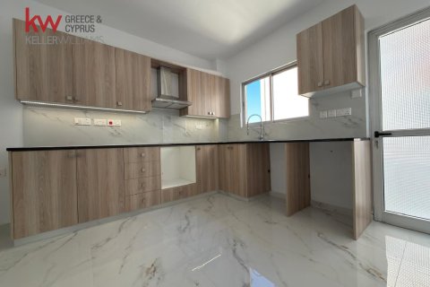 Квартира с 3 спальнями в Агиос Димитриос, Лимасол,  № 39882 2