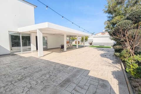 4 bedrooms Townhouse in Larnaka,  No. 39880 25