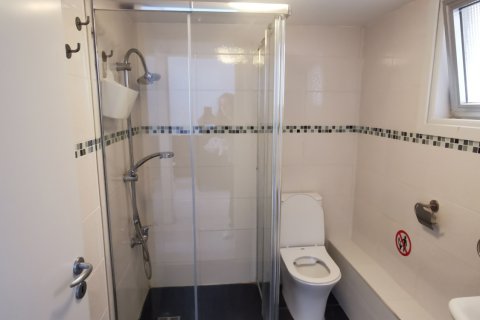 3 bedrooms Apartment in Larnaca, Larnaka,  No. 39482 9