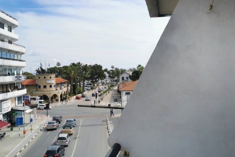 3 bedrooms Apartment in Larnaca, Larnaka,  No. 39482 17