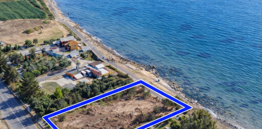 1904m2 Land in Maroni, Larnaka,  No. 39483