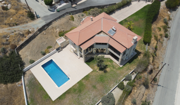 4 bedrooms Villa in Parekklisia, Limassol, Cyprus No. 54271