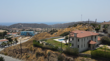 4 bedrooms Villa in Parekklisia, Limassol, Cyprus No. 54271