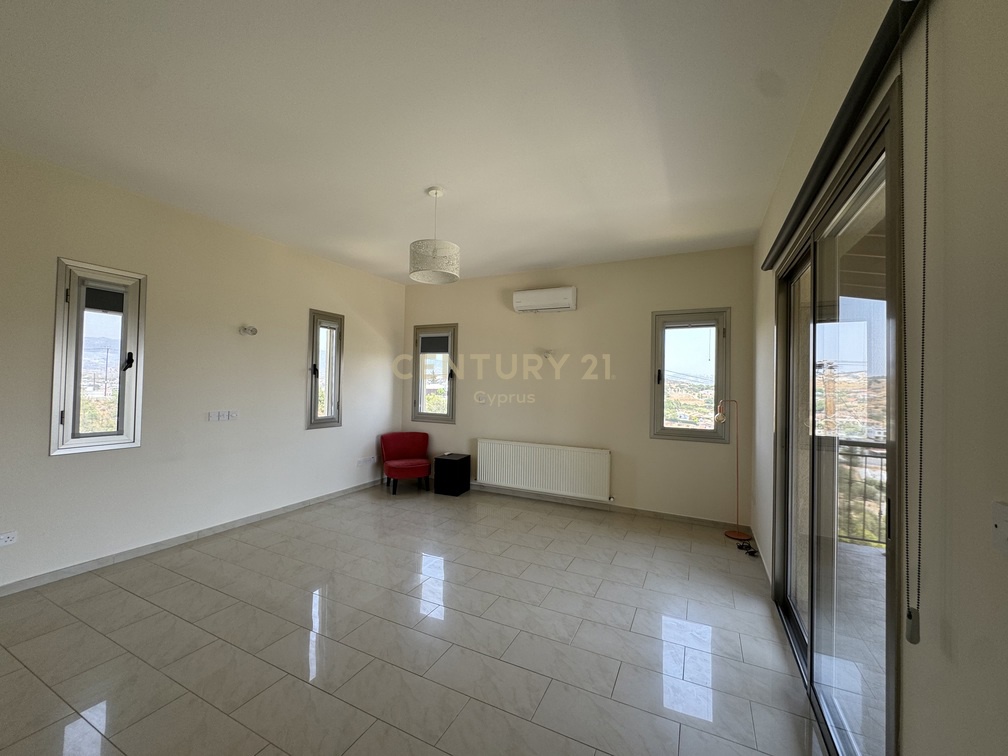 4 bedrooms Villa in Parekklisia, Limassol, Cyprus No. 54271