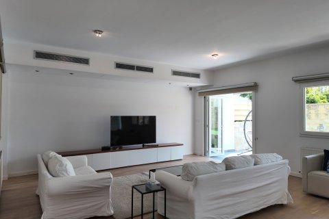 5 dormitorios Villa en Limassol,  No. 56131