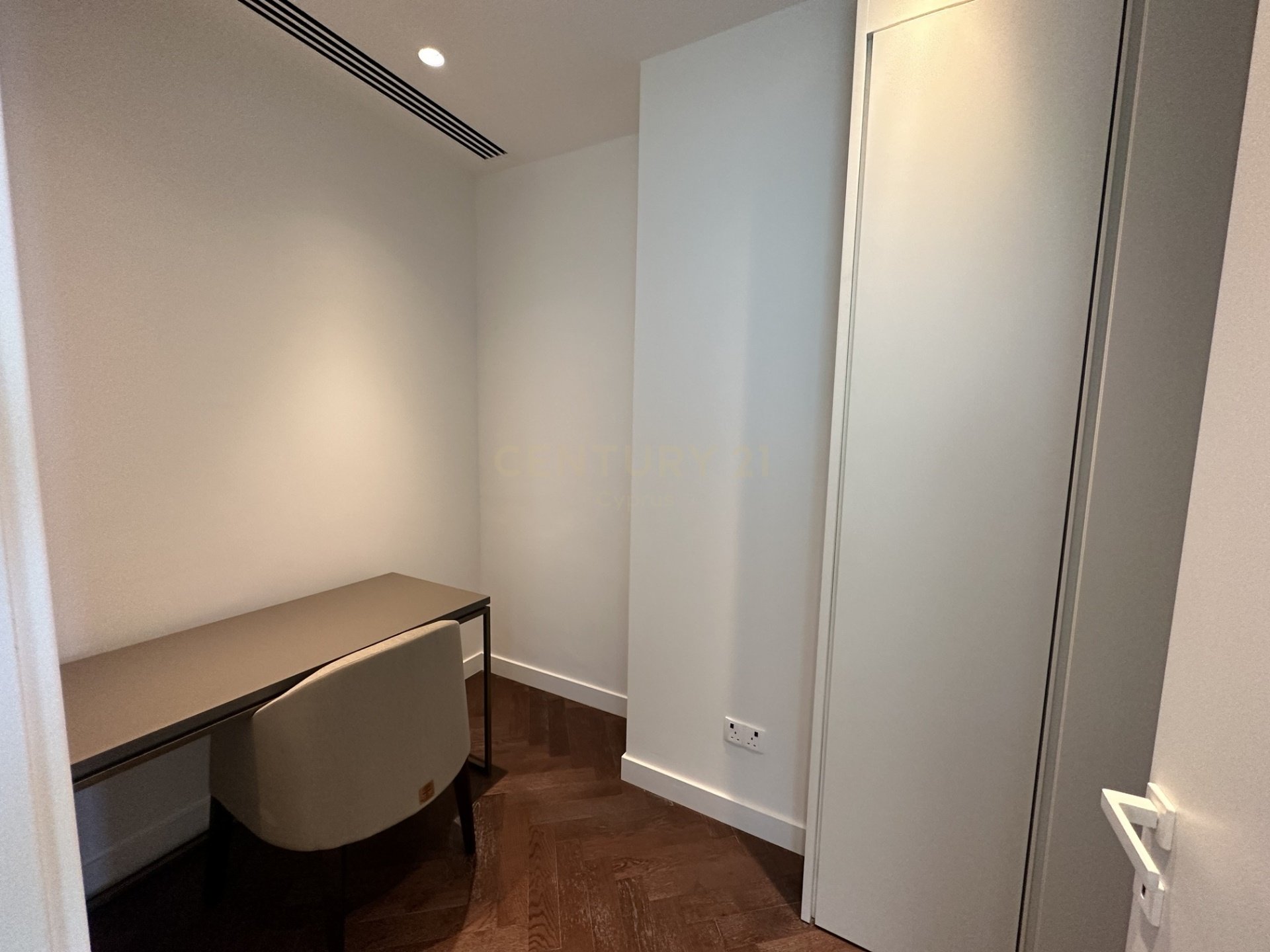 4 dormitorios Apartamento en Germasogeia, Limassol, Chipre No. 56132