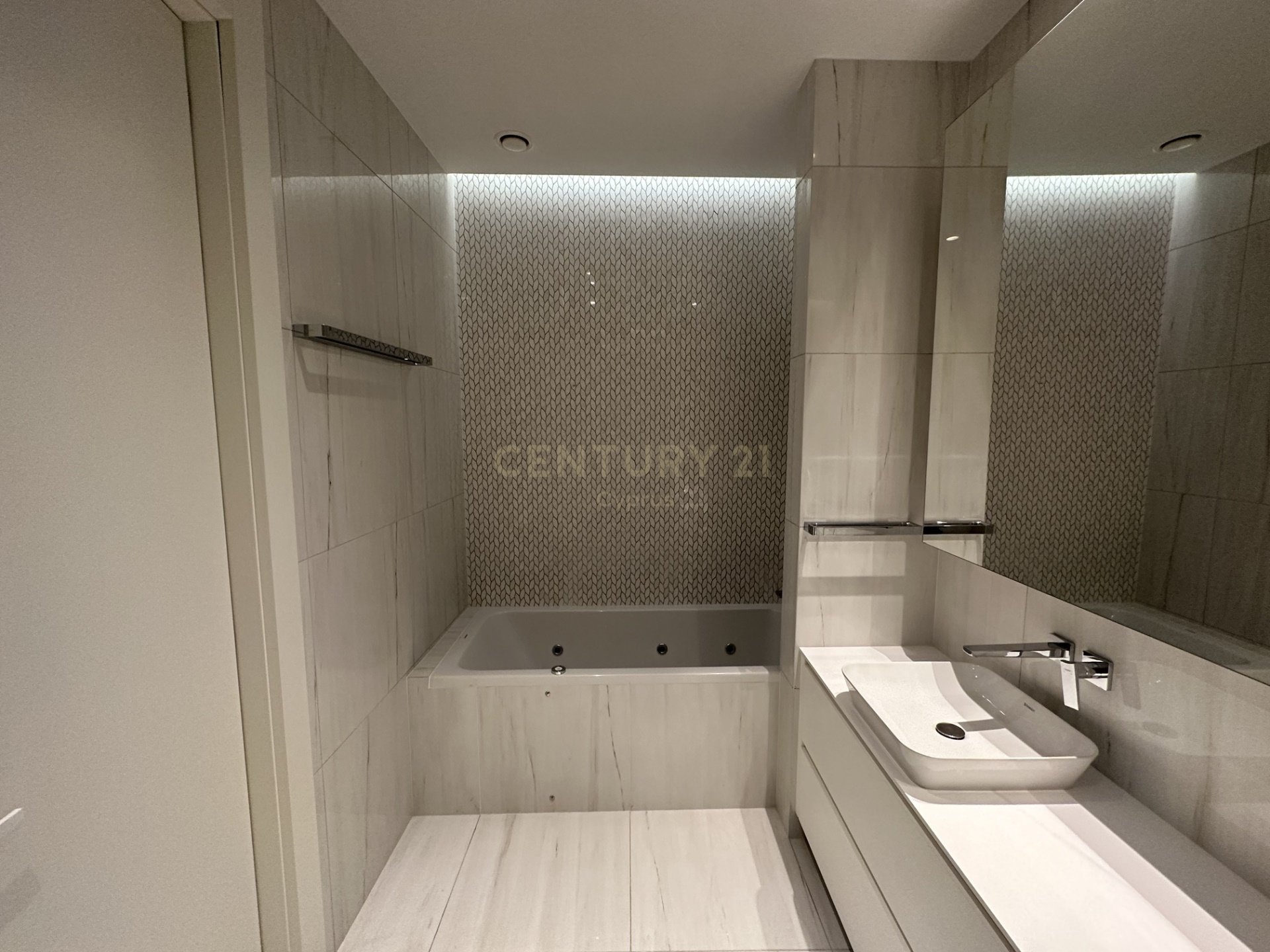 4 dormitorios Apartamento en Germasogeia, Limassol, Chipre No. 56132