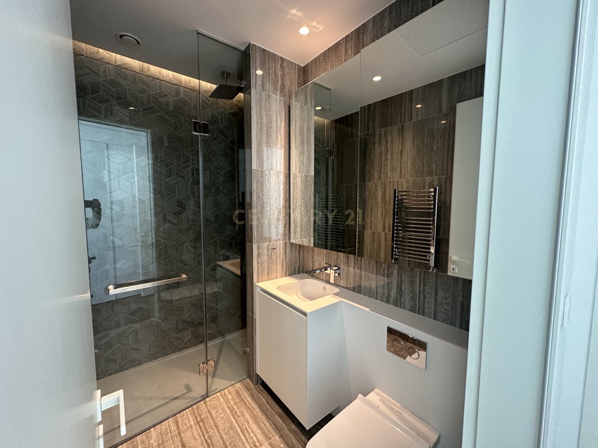 4 dormitorios Apartamento en Germasogeia, Limassol, Chipre No. 56132