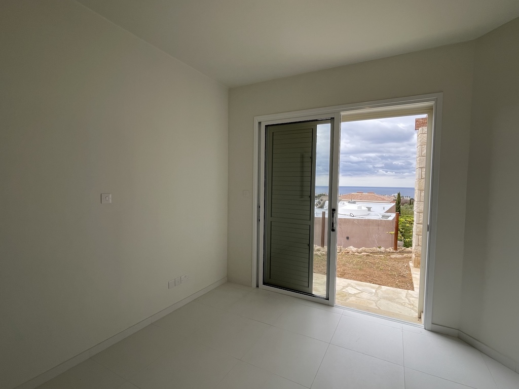 3 bedrooms Bungalow in Paphos, Cyprus No. 35938