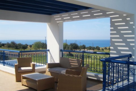 3 bedrooms Villa in Paphos,  No. 38215 4