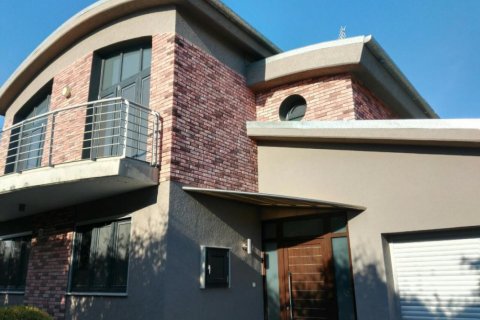 Вилла с 4 спальнями в Лимассол, Лимасол,  № 38221