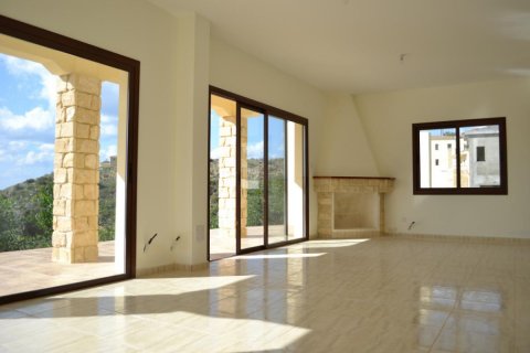 3 bedrooms Villa in Paphos,  No. 38219 4