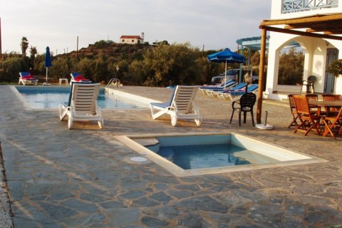 4 chambres Villa à Paphos,  No. 38216 9