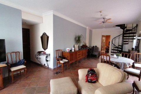 6 bedrooms Villa in Limassol,  No. 46849 5