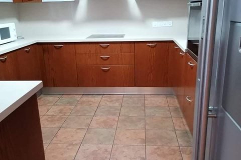 6 bedrooms Villa in Limassol,  No. 46849 14