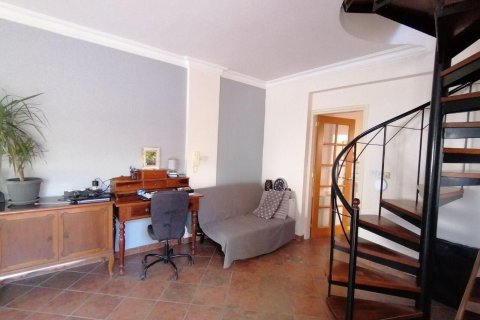 6 bedrooms Villa in Limassol,  No. 46849 7