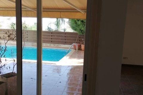6 bedrooms Villa in Limassol,  No. 46849 3