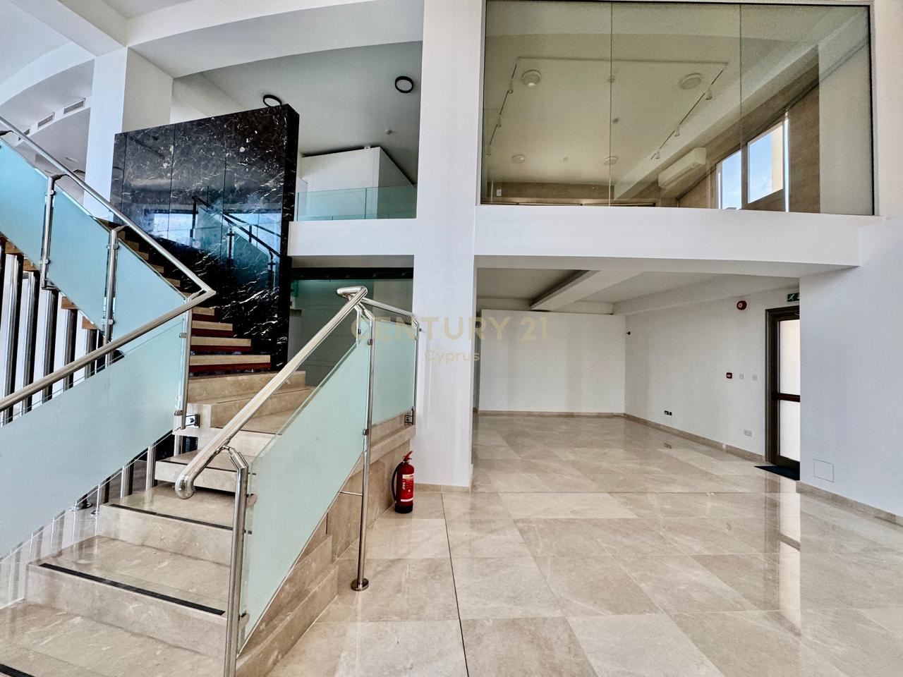 717m2 Oficina en Limassol, Chipre No. 53797
