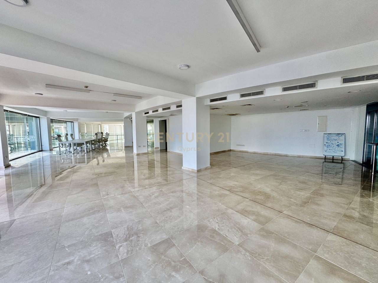 717m2 Oficina en Limassol, Chipre No. 53797