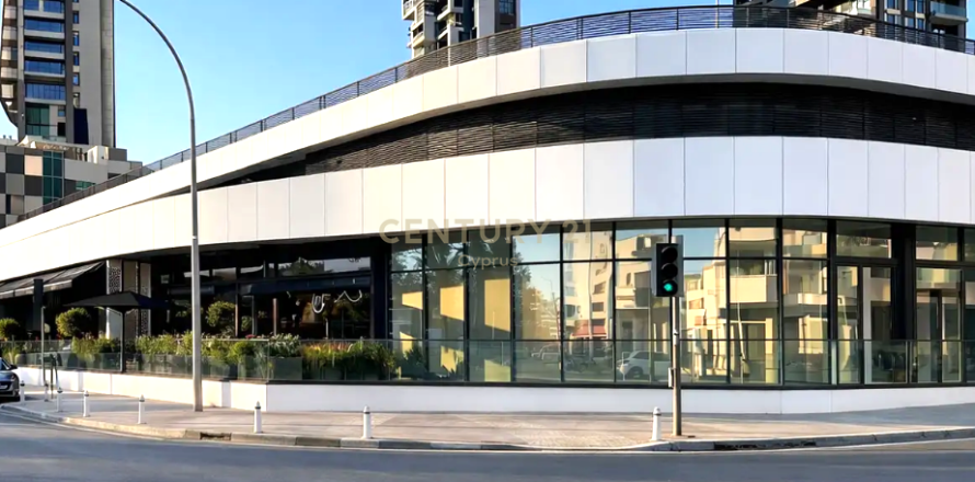 365m2 Boutique à Germasogeia, Limassol, No. 53796