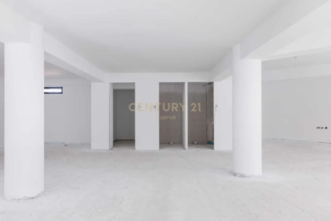 365m2 Boutique à Germasogeia, Limassol, No. 53796 3
