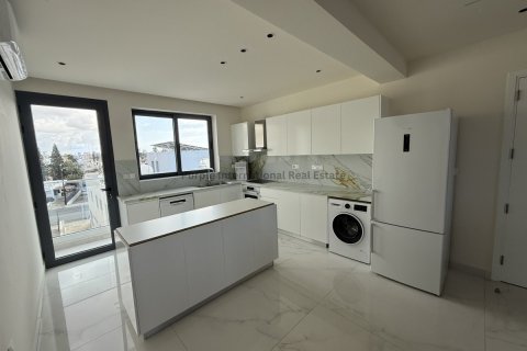 Квартира с 3 спальнями в Пафос,  № 36901 8