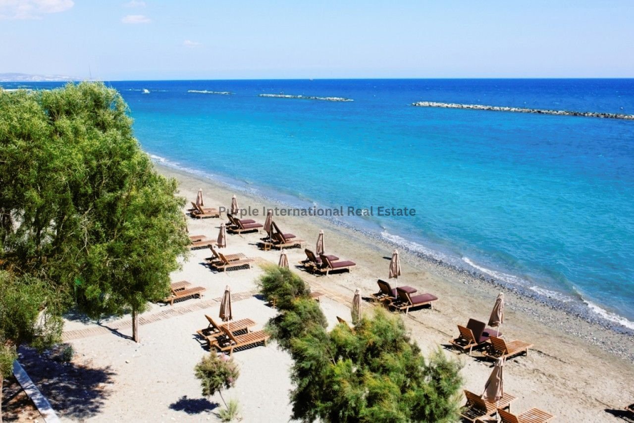 3 bedrooms Apartment in Paphos, Cyprus No. 35150
