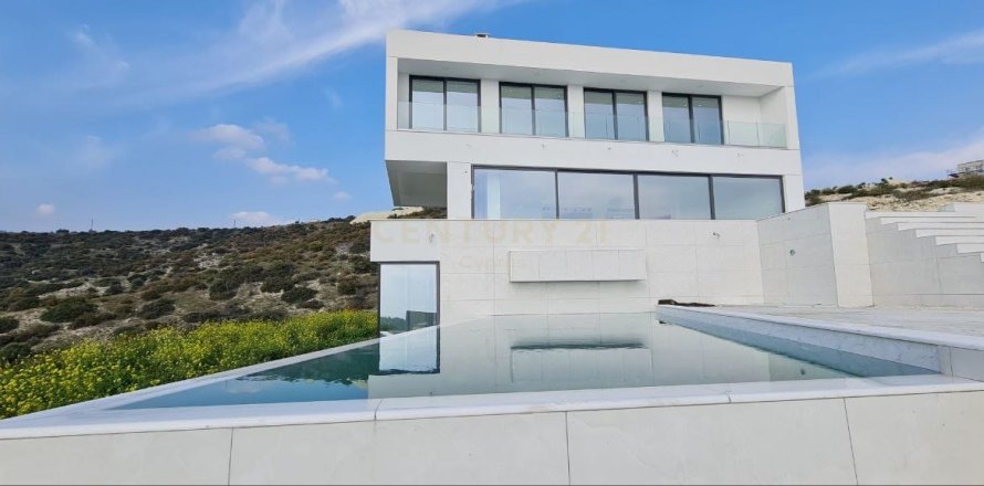 7 bedrooms Villa in Agios Tychonas, Limassol,  No. 5905