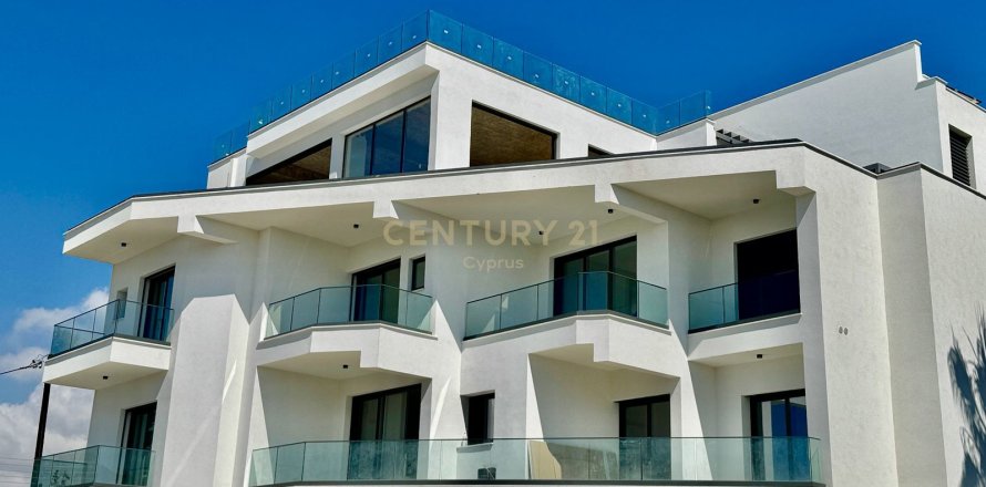 3 bedrooms Penthouse in Germasogeia, Limassol, No. 5901