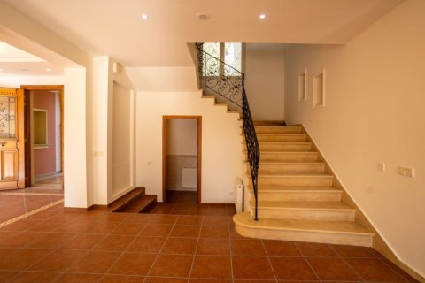 5 bedrooms Villa in Ypsonas, Limassol,  No. 41009 4