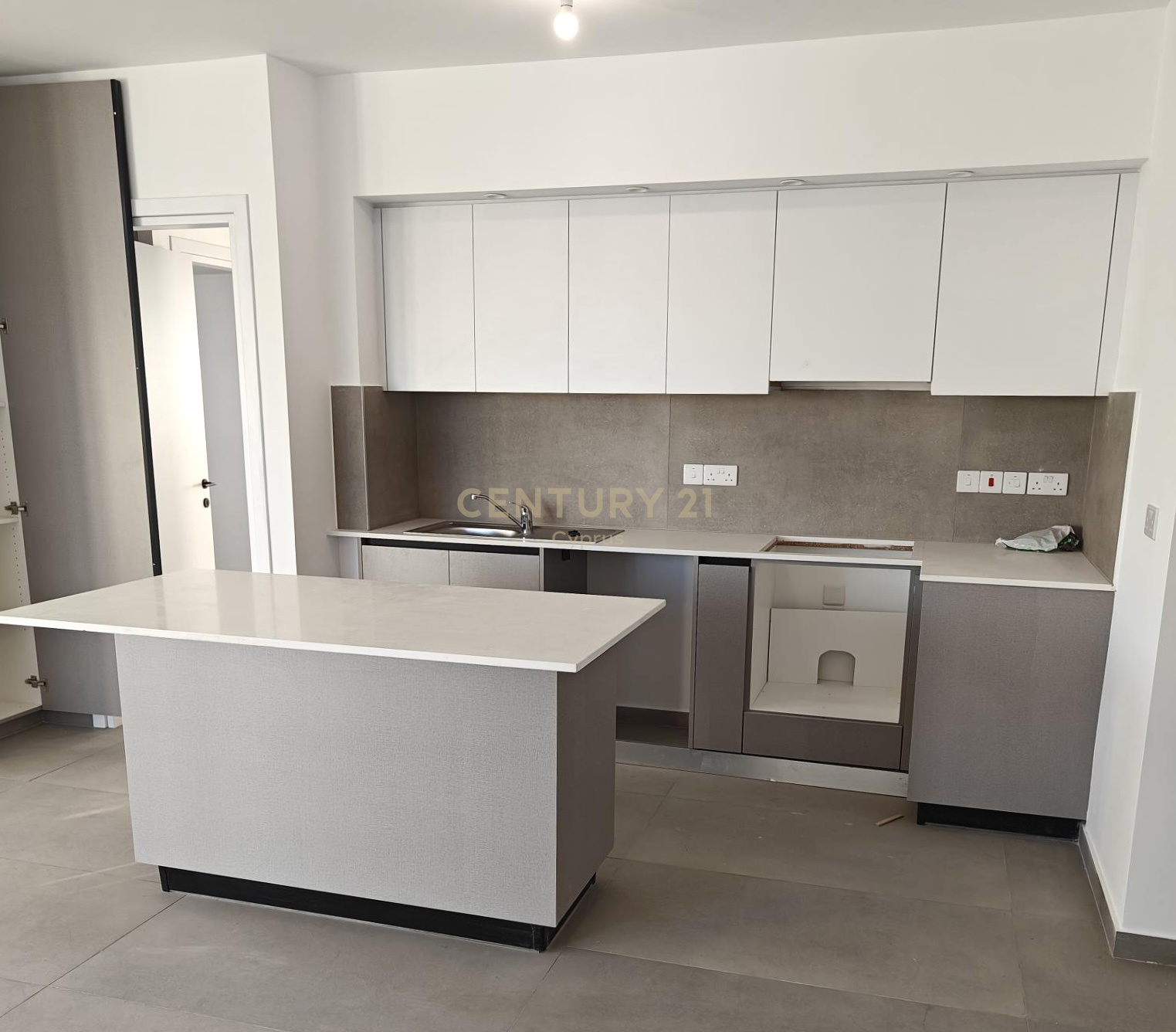 2 bedrooms Penthouse in Larnaca, Larnaka, Cyprus No. 55067