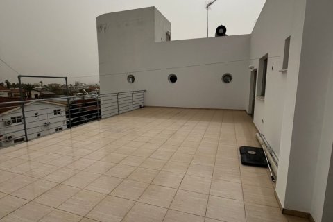 2 bedrooms Apartment in Larnaka,  No. 51447 11