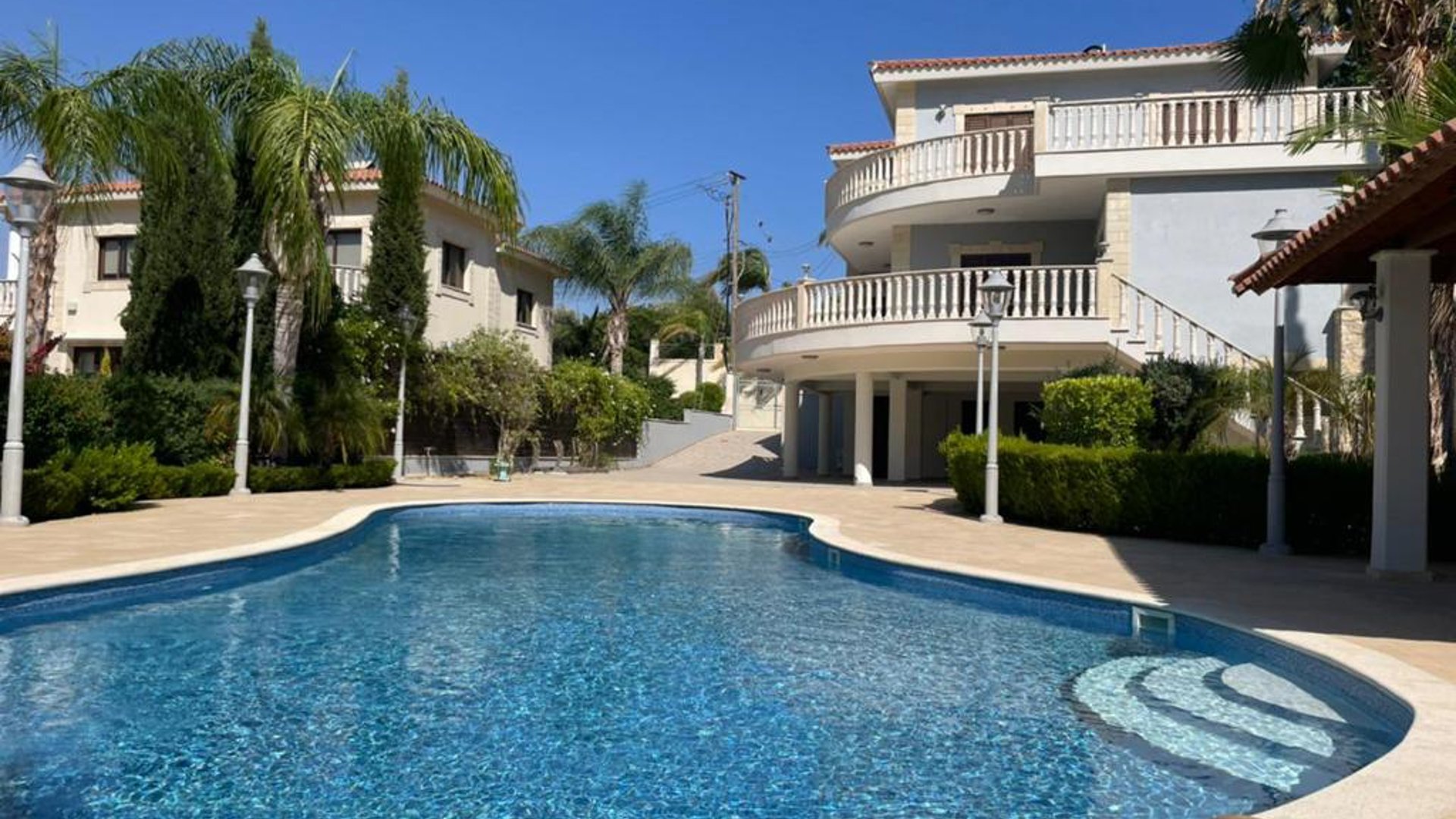 4 bedrooms Villa in Pyrgos, Limassol, Cyprus No. 28959