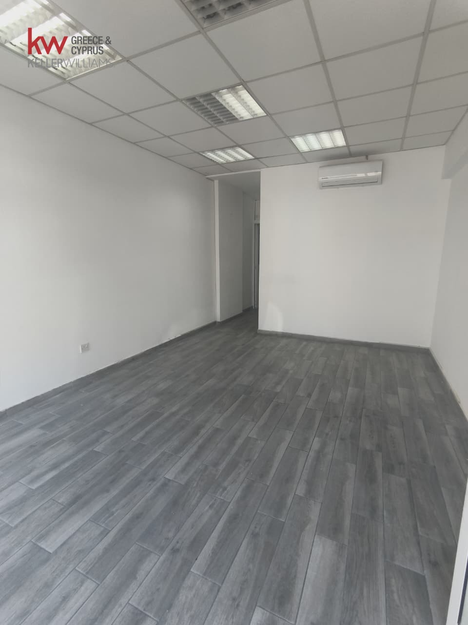 5 rooms Shop in Larnaca, Larnaka, Cyprus No. 56670