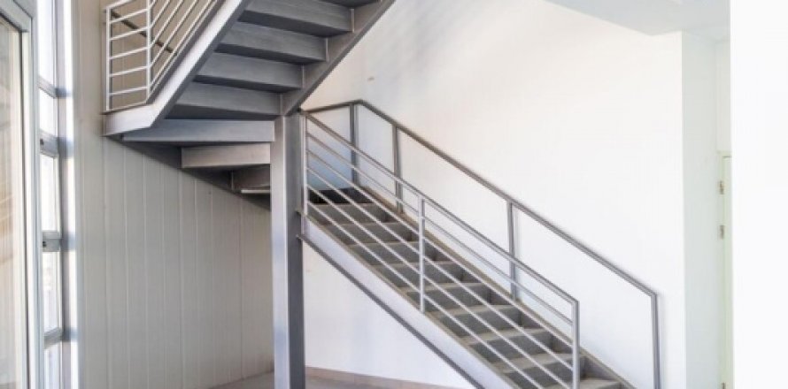 Коммерческая недвижимость 1210м2 в Пафос,  № 37962