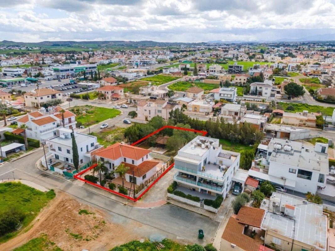 215m2 Villa in Nicosia, Cyprus No. 37963