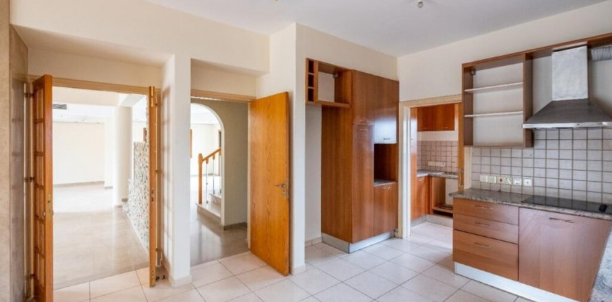 Estudio Villa en Nicosia,  No. 37963