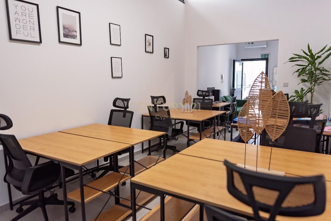 408m2 Office in Limassol, Cyprus No. 54156