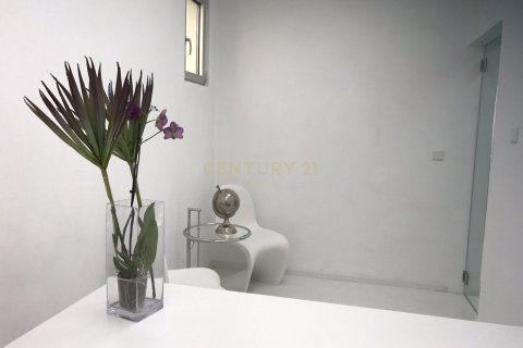 300m2 Commercial property in Limassol,  No. 54157 3