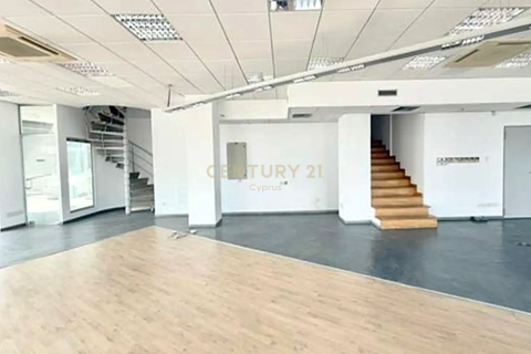 Офис 388м2 в Лимассол, Лимасол, № 54154