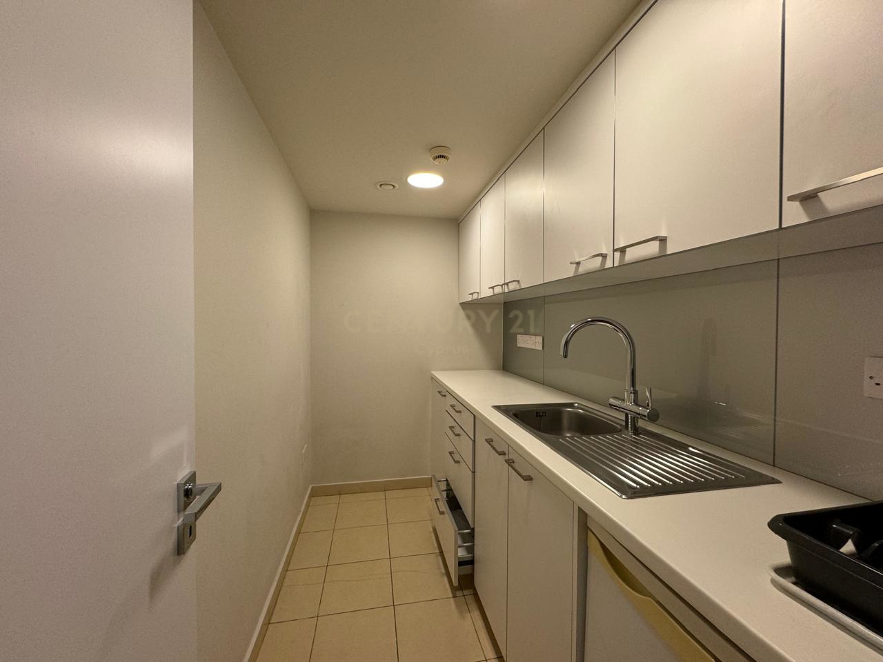 Офис 208м2 в Агиос Тихонас, Лимасол, Кипр № 54034